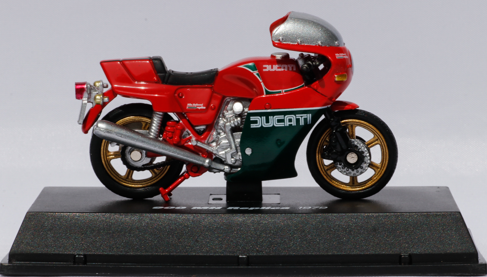 Newray 1-32 Ducati Mike Hailwood Replica